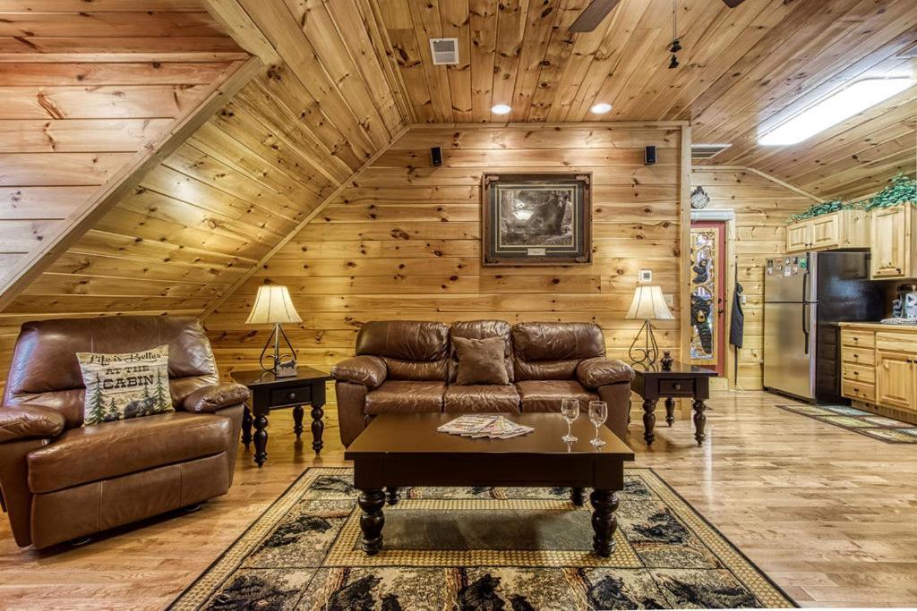 Papa Bear, Hot Tub, Wifi, 1089 Free Tickets Each Paid Day, Dollywood And More セバービル エクステリア 写真