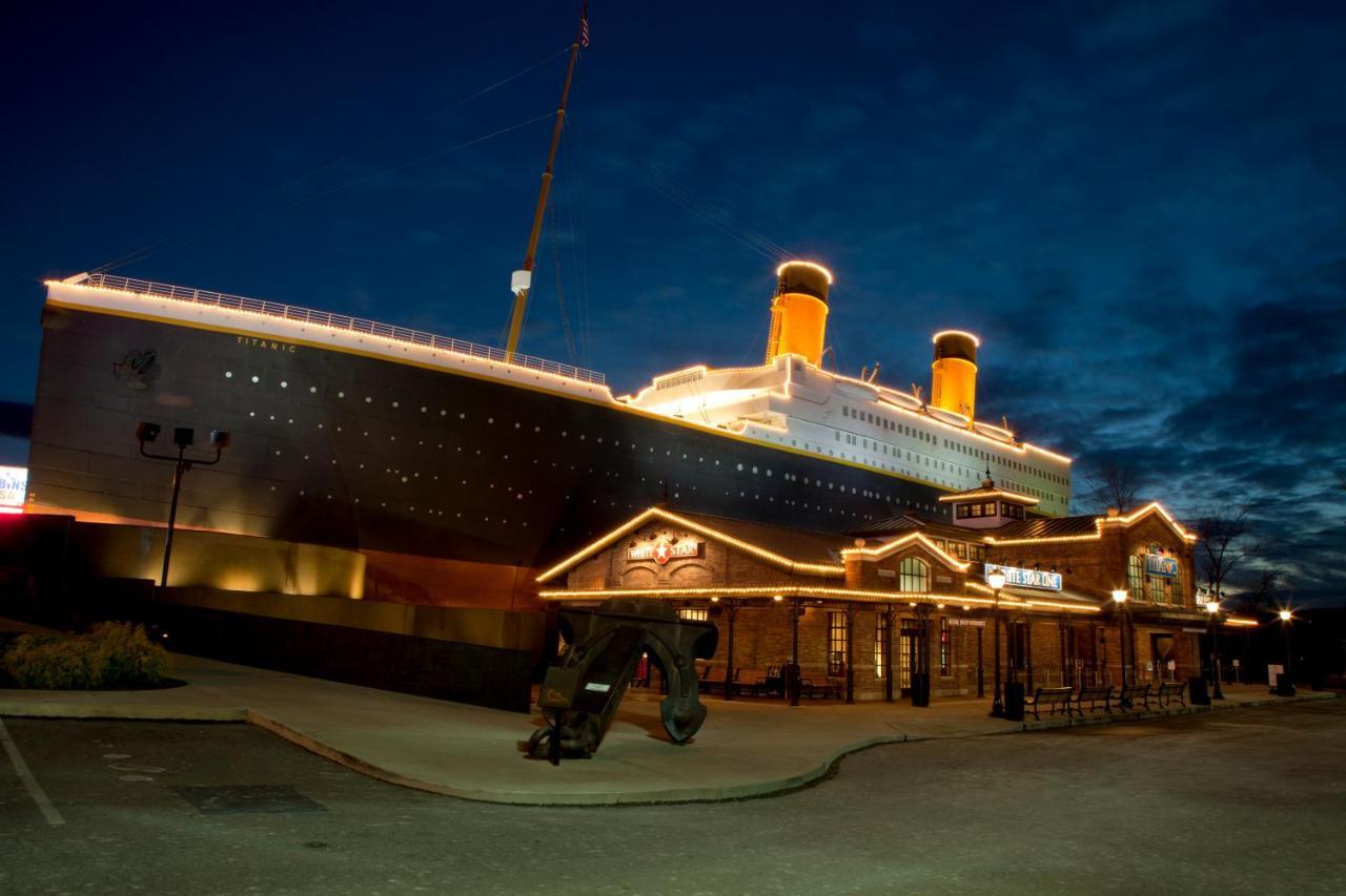 Papa Bear, Hot Tub, Wifi, 1089 Free Tickets Each Paid Day, Dollywood And More セバービル エクステリア 写真